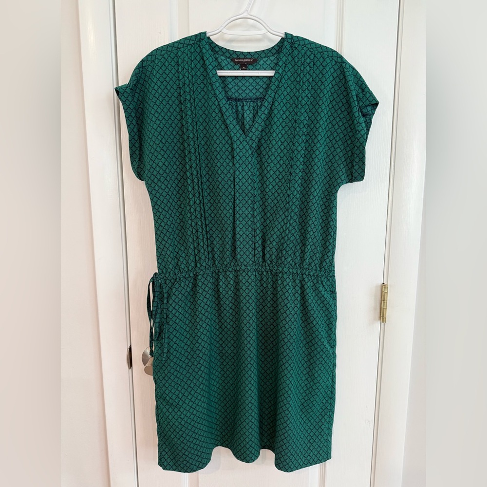 Banana Republic Factory Green Dress V-Neck Dolman Short Sleeve